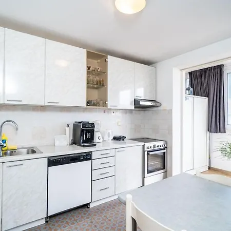 Vido- 1-bedroom With Loggia