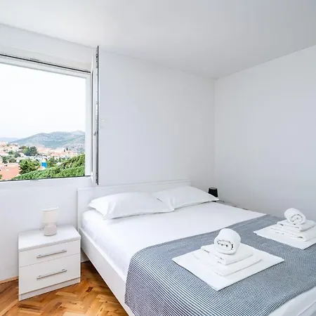 Vido- 1-bedroom With Loggia Ragusa