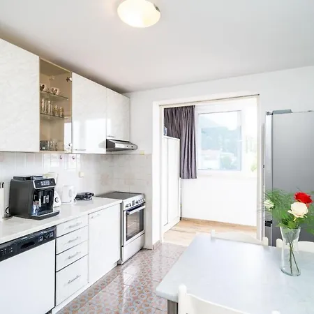Vido- 1-bedroom With Loggia Apartmán *