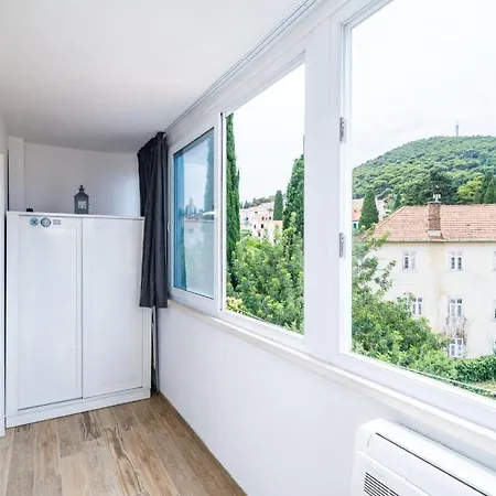 Vido- 1-bedroom With Loggia